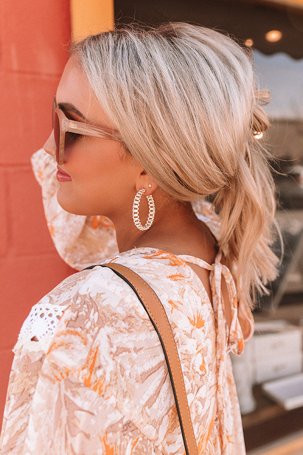 Kendra Scott Fallyn Hoop Earrings in Gold Image - 1