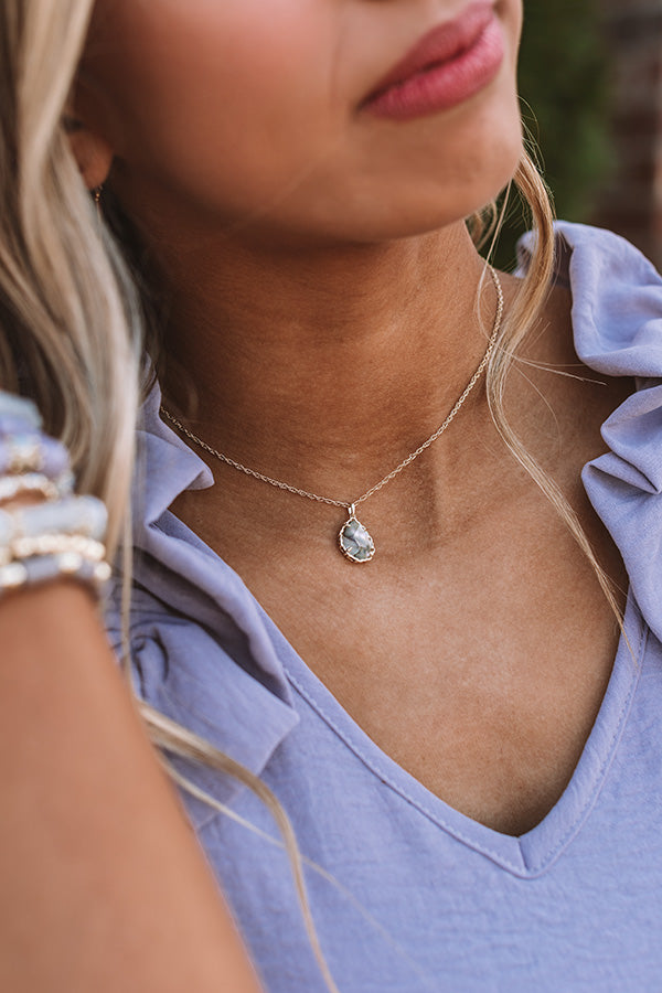 Kendra Scott Macrame Dee Gold Pendant Necklace in Nude Abalone Image - 3