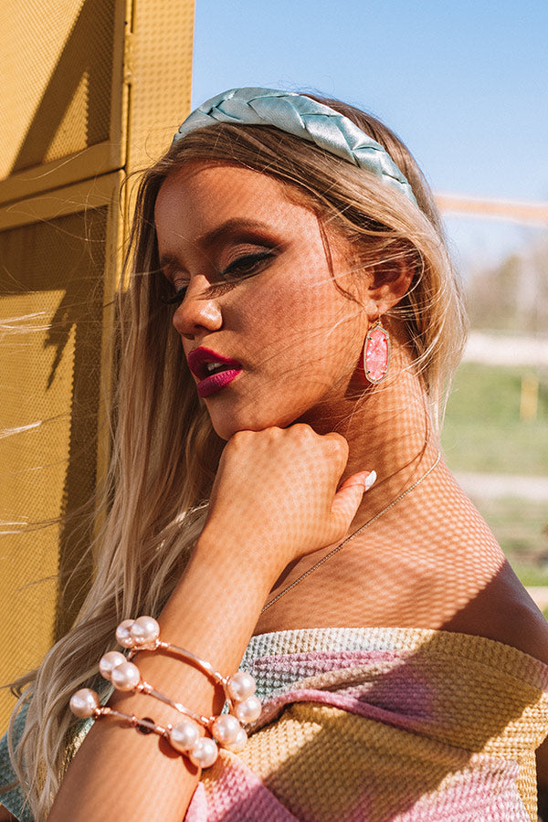 Kendra Scott Elle Gold Drop Earrings in Iridescent Coral Illusion Image - 3