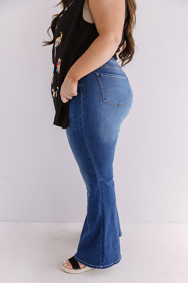The Elm High Waist Flare In Medium Wash Curves Image - 2