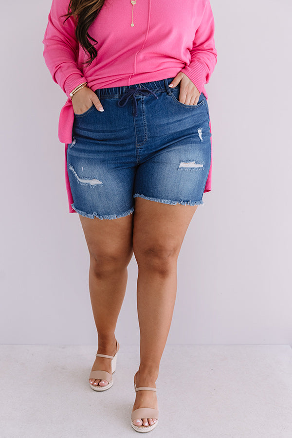 The Quest Midrise Shorts In Medium Wash Curves Image - 1