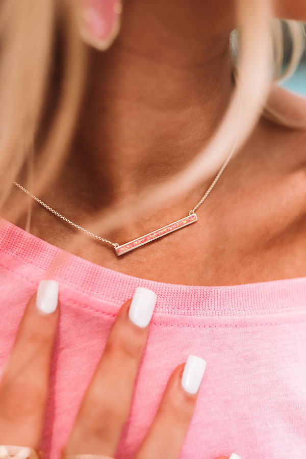 Kendra Scott Kelsey Gold Pendant Necklace in Coral Kyocera Opal Image - 3