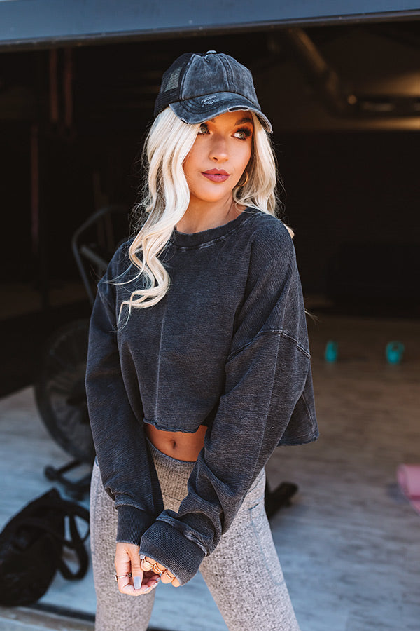 Main Focus Crop Sweatshirt In Vintage Black Image - 1