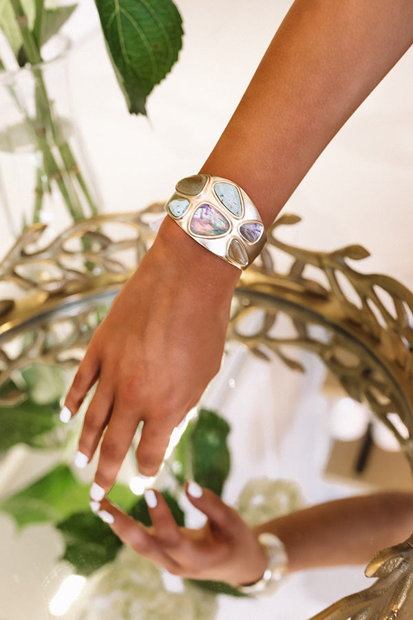 Kendra Scott Margot Gold Statement Cuff Bracelet in Sea Green Mix Image - 2