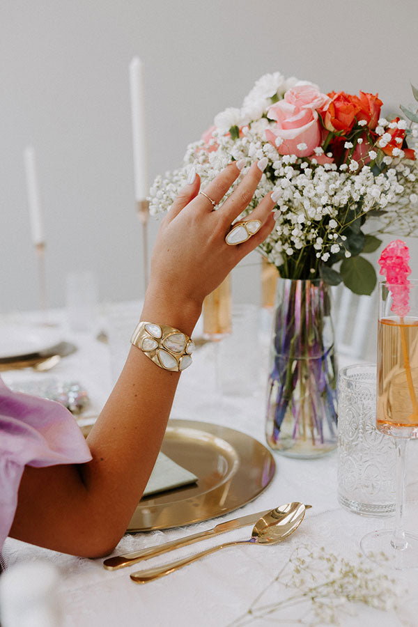 Kendra Scott Margot Vintage Gold Statement Cuff Bracelet in White Mix Image - 1