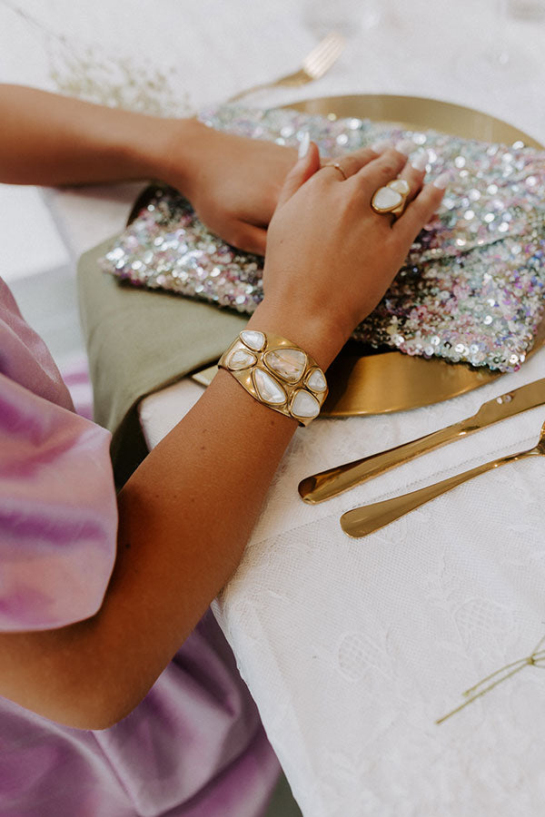Kendra Scott Margot Vintage Gold Statement Cuff Bracelet in White Mix Image - 2