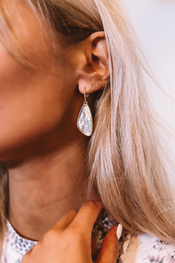 Kendra Scott Mckenna Vintage Gold Small Drop Earrings in White Abalone Image - 2