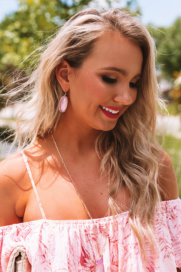 Kendra Scott Faceted Elle Gold Drop Earrings in Deep Blush Pearl Image - 2