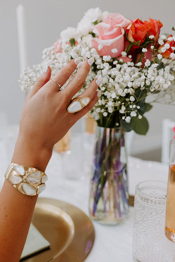 Kendra Scott Margot Vintage Gold Cocktail Ring in White Mix Image - 1