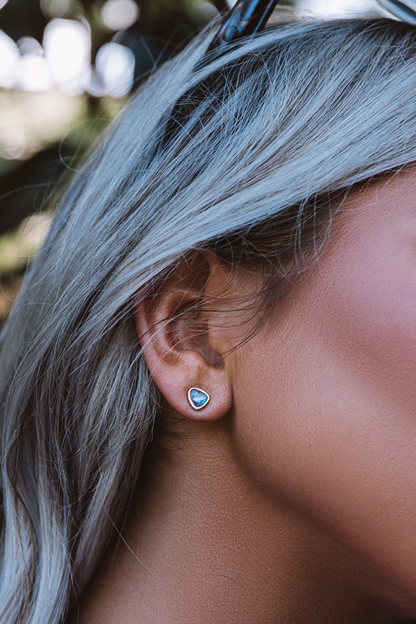 Kendra Scott Ivy Gold Stud Earrings in Lilac Abalone Image - 1