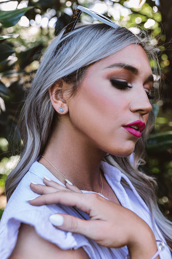 Kendra Scott Ivy Gold Stud Earrings in Lilac Abalone Image - 2