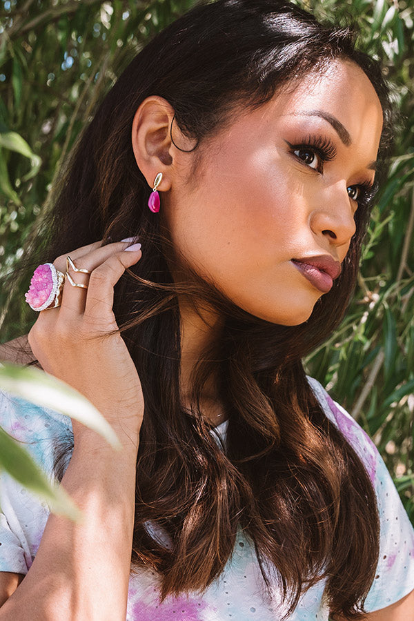 Kendra Scott Ivy Gold Drop Earrings in Deep Blush Mother-Of-Pearl Image - 3