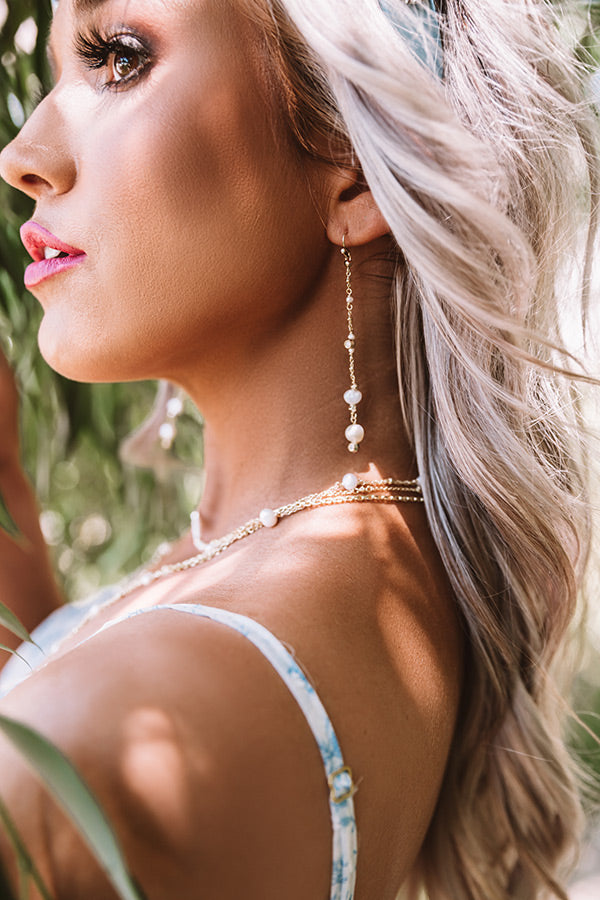 Kendra Scott Scarlet Gold Linear Earrings in White Pearl Image - 1