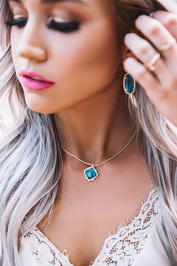 Kendra Scott Kacey Gold Long Pendant Necklace in Aqua Apatite Image - 2