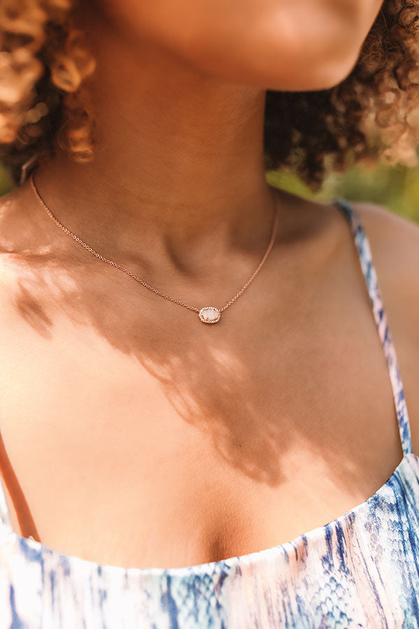 Kendra Scott Chelsea Gold Pendant Necklace in Iridescent Drusy Image - 2