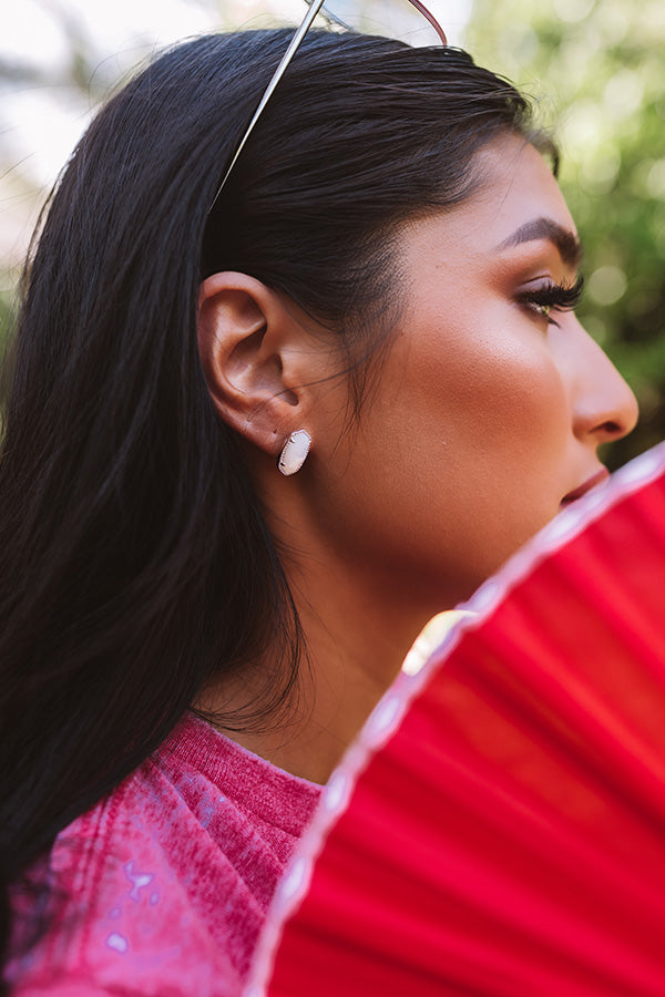 Kendra Scott Ellie Silver Stud Earrings in Ivory Mother-Of-Pearl Image - 2