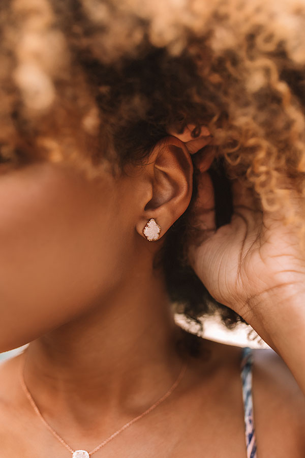 Kendra Scott Tessa Rose Gold Stud Earrings in Iridescent Drusy Image - 2