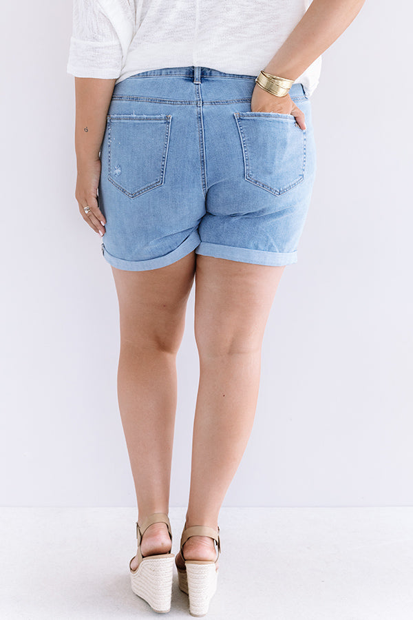 The Nadine Midrise Shorts in Light Wash Curves Image - 5