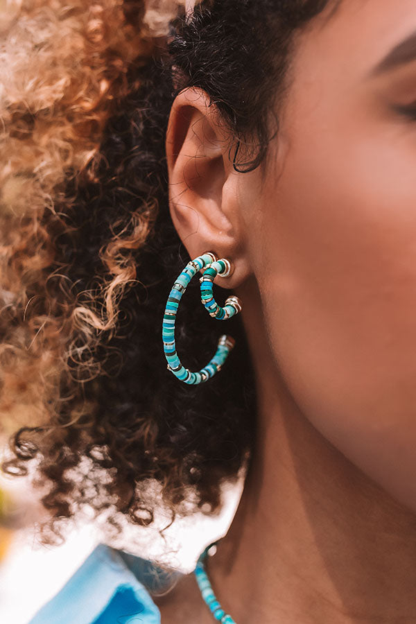 Kendra Scott Reece Gold Huggie Earrings in Sea Green Mix Image - 2