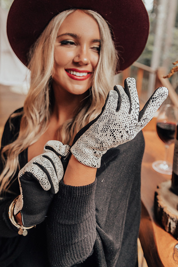 Waiting For Snow Snake Print Tech Gloves Image - 4