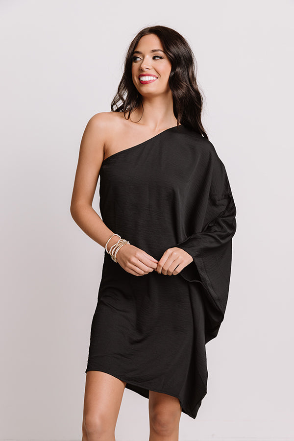 Secret Meeting Shift Dress In Black Image - 3