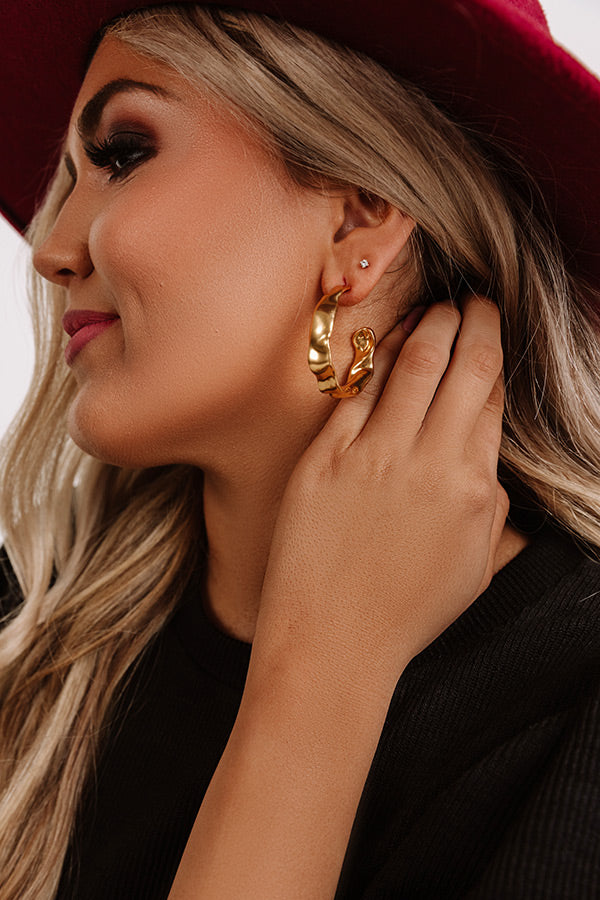 Kendra Scott Holland Hoop Earrings in Vintage Gold Image - 3