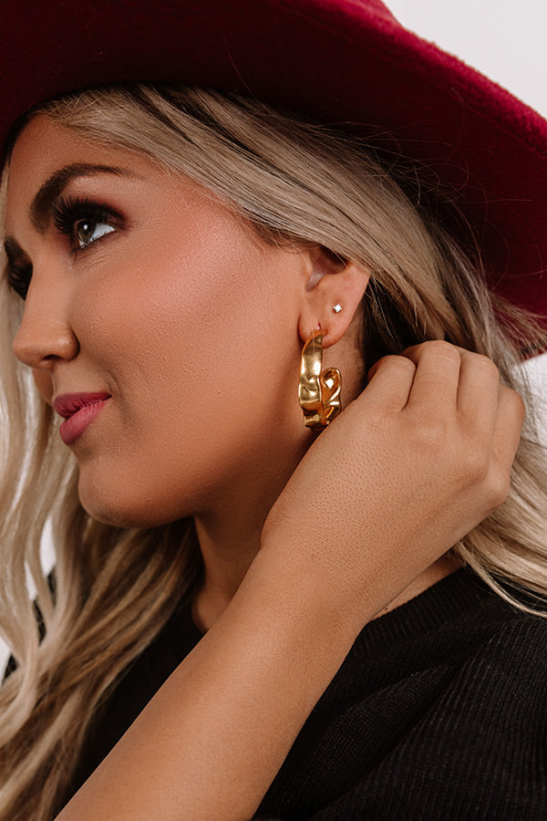 Kendra Scott Holland Hoop Earrings in Vintage Gold Image - 2