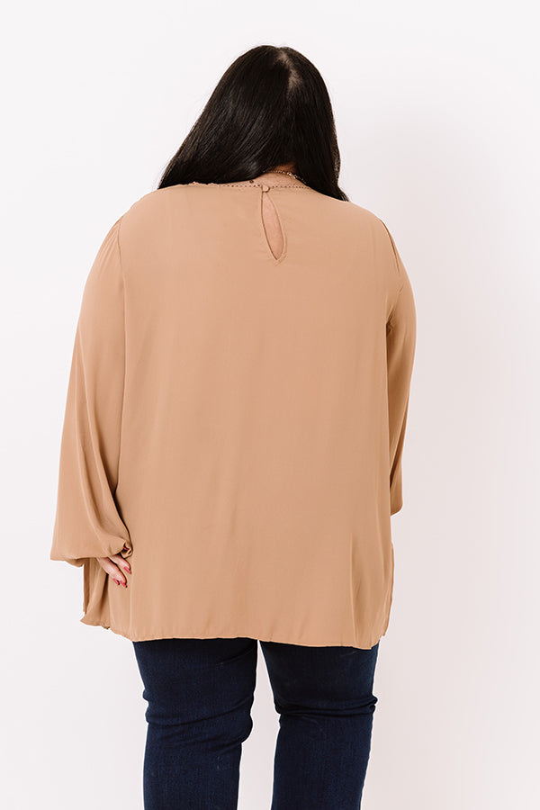 Manhattan Socialite Pleated Top in Mocha Curves Image - 4