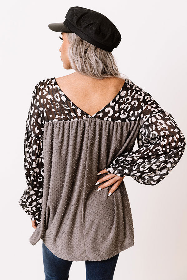 Pretty Smiles Shift Top In Grey Image - 4