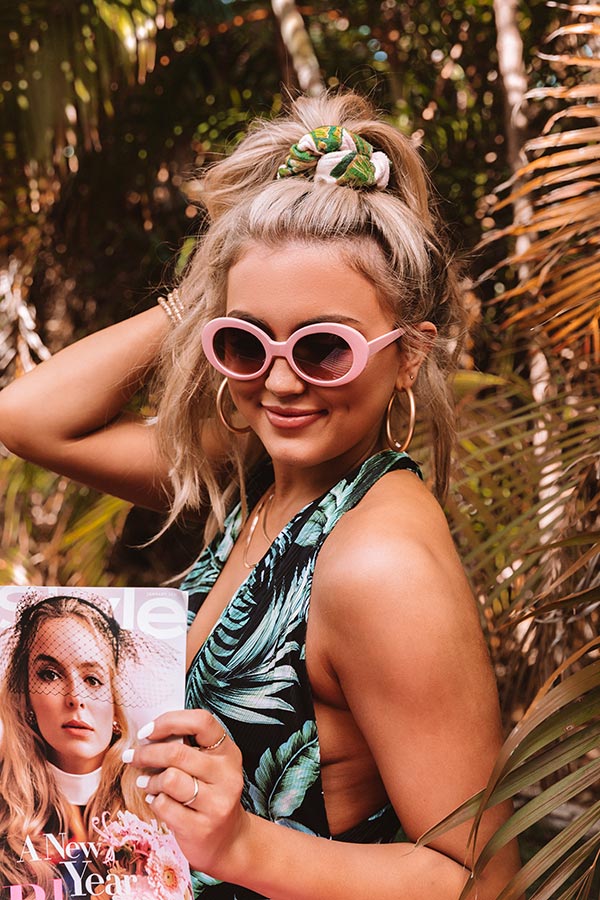 Microfiber Towel Scrunchie Set in Palm Print Image - 2