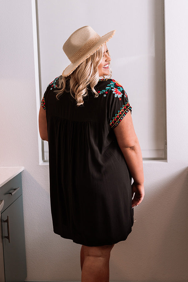 Coastal Service Embroidered Dress   Curves Image - 5