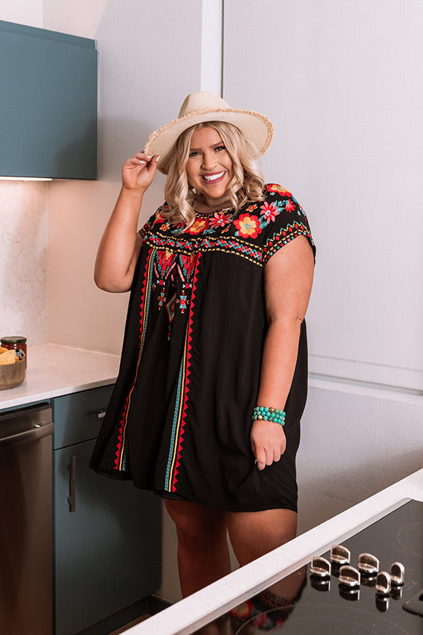 Coastal Service Embroidered Dress   Curves Image - 3