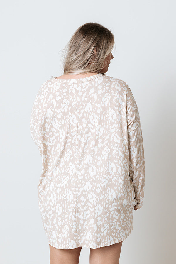 Cute Mood Shift Top In Iced Latte Curves Image - 4