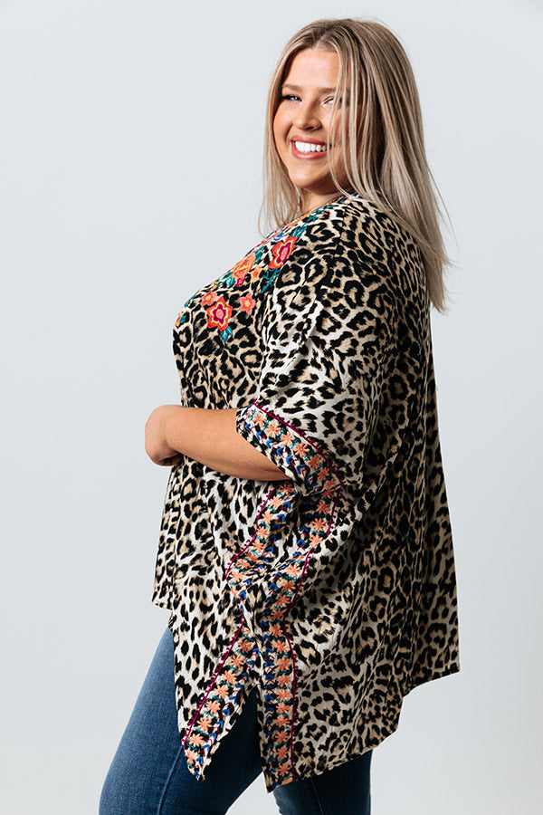 Luau Lane Embroidered Tunic Curves Image - 4