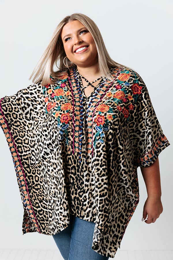 Luau Lane Embroidered Tunic Curves Image - 3