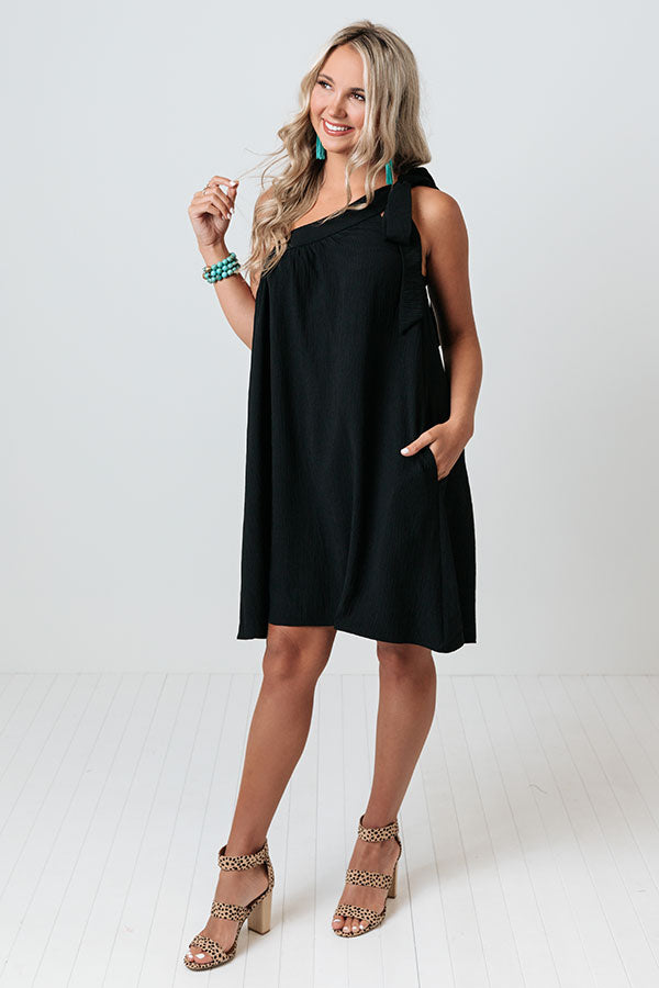 Stunning Ways Shift Dress in Black Image - 5