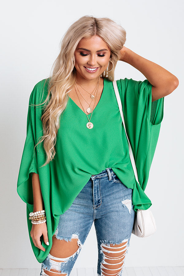 Vienna Smiles Shift Top in Kelly Green Image - 2