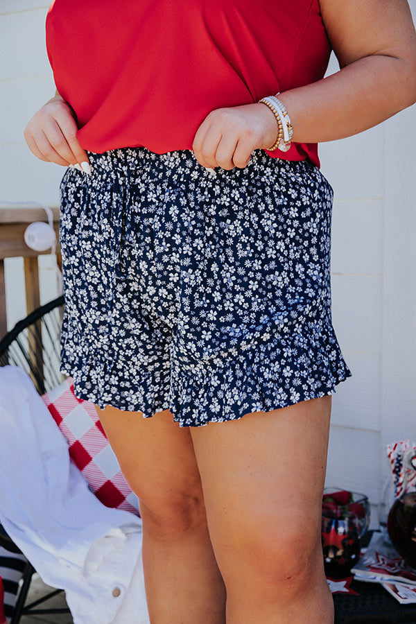 Sitting Front Row Floral Shorts   Curves Image - 5