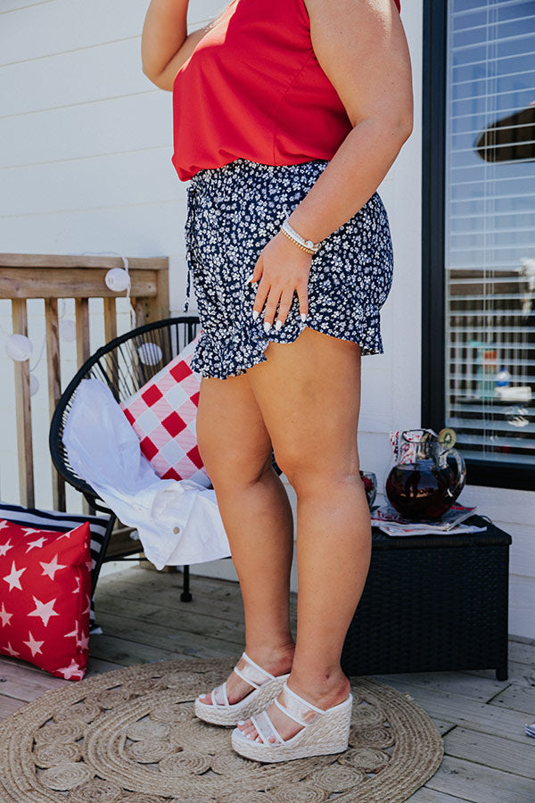 Sitting Front Row Floral Shorts   Curves Image - 3