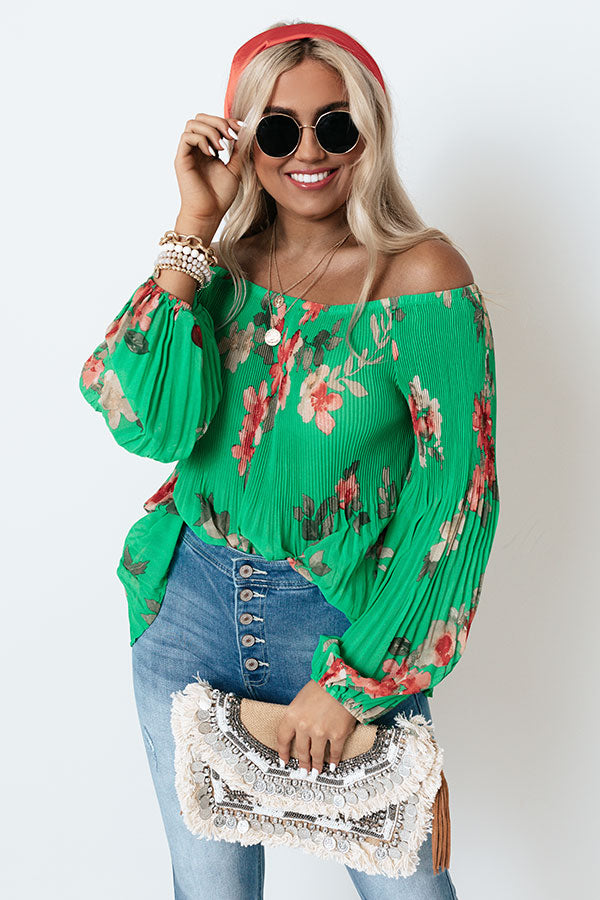 Floral Market Pleated Shift Top In Kelly Green Image - 4