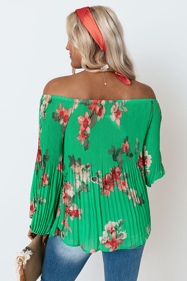 Floral Market Pleated Shift Top In Kelly Green Image - 5