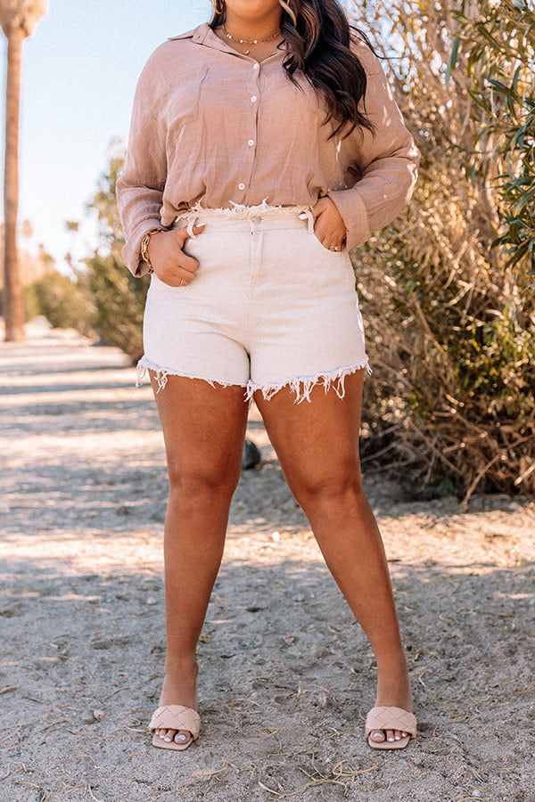 The Toori High Waist Frayed Shorts In Light Limpet Shell Curves