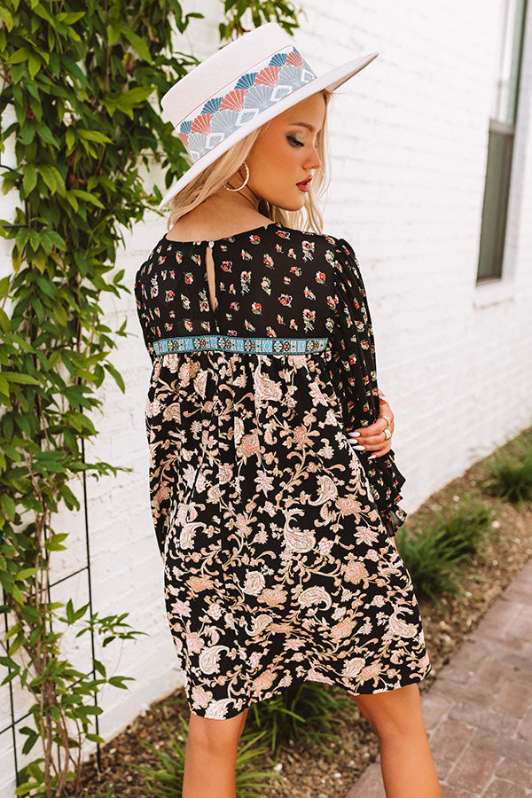 Pretty Jubilee Shift Dress In Black Image - 5