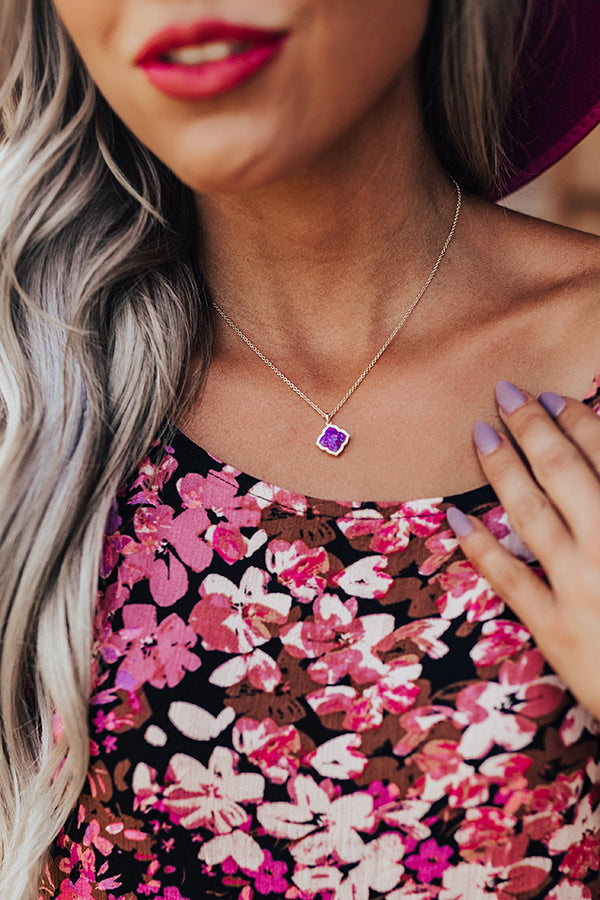 Kendra Scott Mallory Gold Pendant Necklace in Plum Kyocera Opal Image - 3