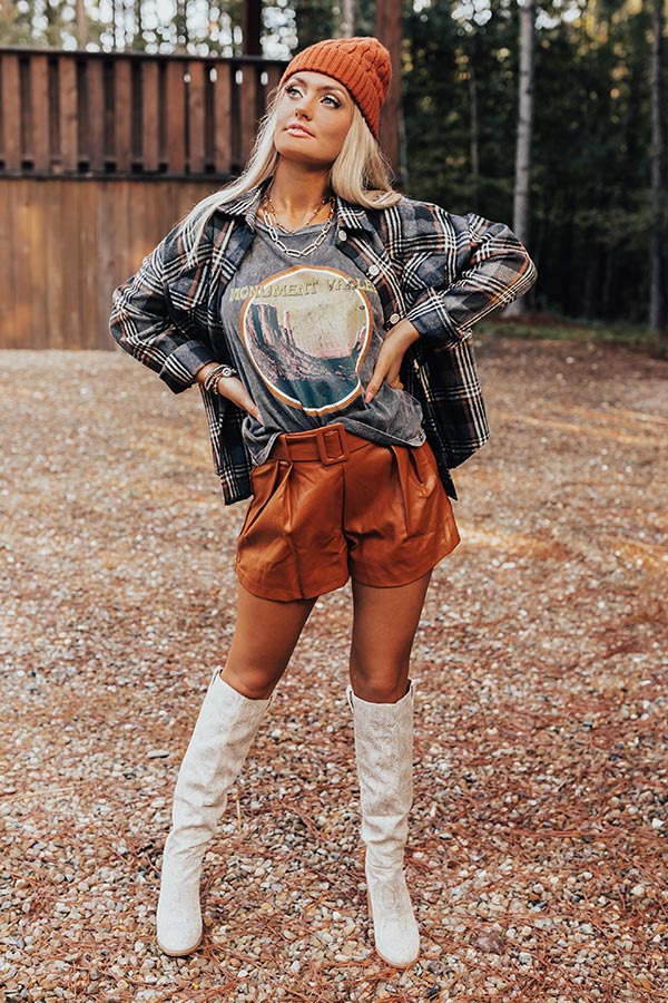 Monument Valley Tank In Vintage Black Image - 1