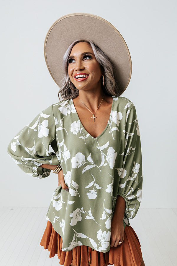 Show Love Floral Shift Top In Light Sage Image - 4