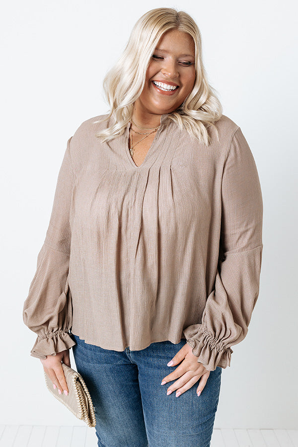 Santa Cruz Chic Shift Top In Taupe Curves Image - 4