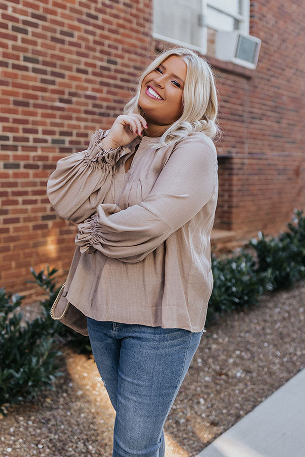 Santa Cruz Chic Shift Top In Taupe Curves Image - 1