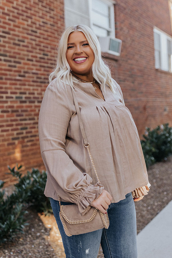 Santa Cruz Chic Shift Top In Taupe Curves Image - 3