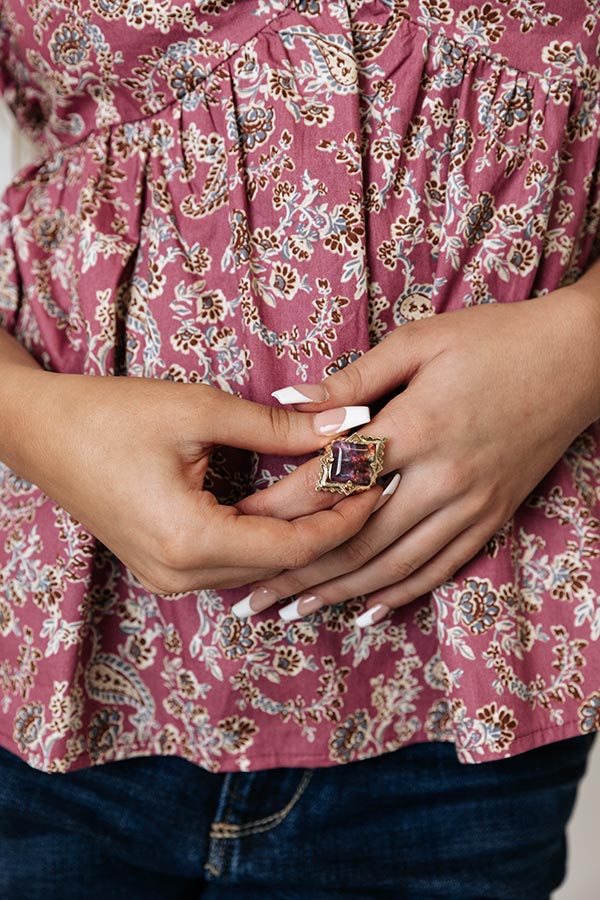 Kendra Scott Cass Gold Cocktail Ring in Mauve Abalone Image - 1